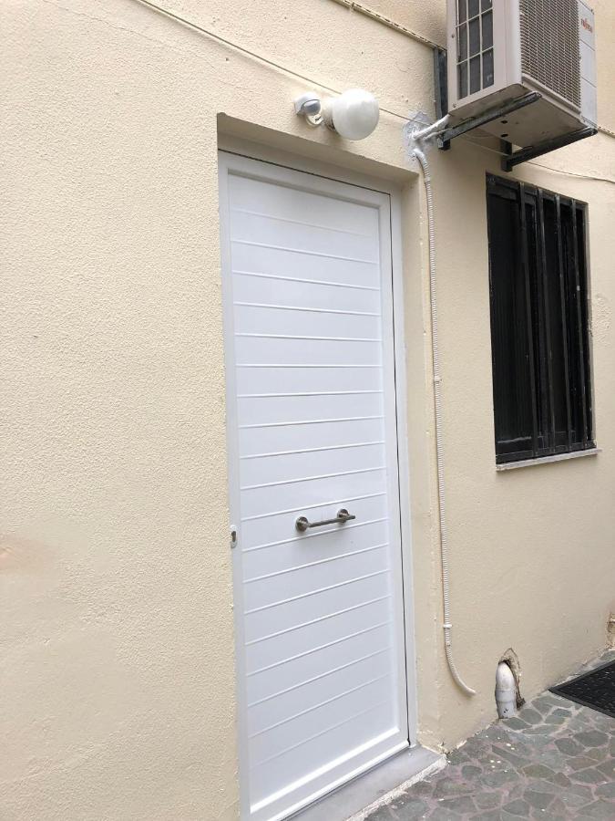 Lysandros Apartments In Athens, Near The Metro Esterno foto